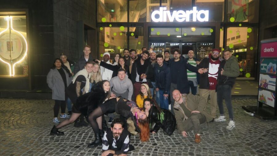 Bucharest: Weekend Pub Crawl - What You’ll Wear (and What You Shouldn’t) for Club Entry