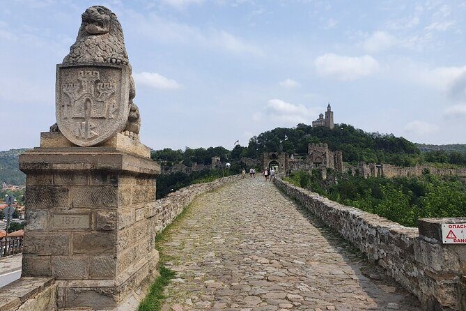 Bulgaria Day Trip: Basarabovo Monastery, Tsarevets & Arbanasi - How the timing feels in real life