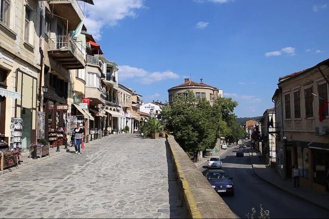Bulgaria Day Trip: Basarabovo Monastery, Tsarevets & Arbanasi - What to pack for Bulgaria in one day