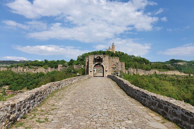 Bulgaria Day Trip - Private Tour from Bucharest - Veliko Tarnavo & Arbanasi - A Medieval Bulgaria Day Without the Rental Car Stress