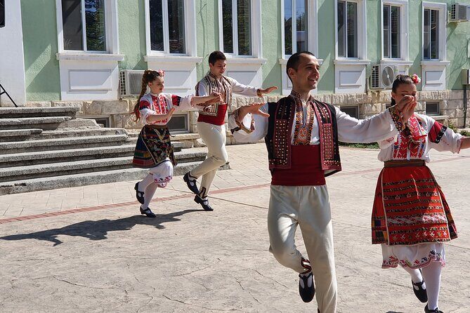 Bulgaria Day Trip - Private Tour from Bucharest - Veliko Tarnavo & Arbanasi - How the Day Flows: Border Monastery, Tsarevets, and Arbanasi Houses