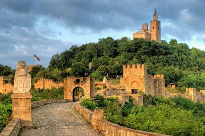 Bulgaria -Private Tour- Basarbovo, Arbanasi, Veliko Tarnovo - Tsarevets Fortress: 3-meter-thick walls and the Church of the Blessed Saviour