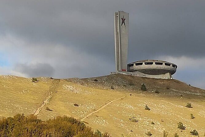 Buzludzha Monument and Tsarevets Fortress in Bulgaria Private - Getting there in comfort: air-conditioning, Wi-Fi, and driver confidence