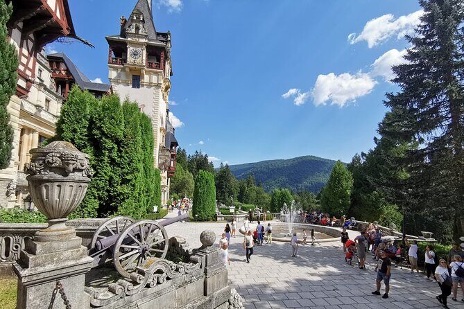 Day trip from Bucharest to Brasov, Peles & Dracula's Castle - Bran Castle, Dracula’s Castle: what you’ll see in about 2 hours
