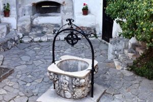 Day Trip Through Brasov in Transylvania and Bran, Peles, and Rasnov Castles - Peles Castle and Pelisor: royal architecture with a November plan