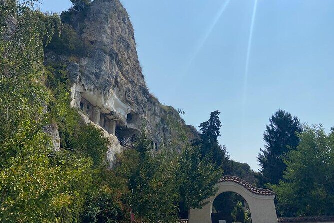 Day Trip to Bulgaria and Veliko Tarnovo from Bucharest - Two countries, one itinerary: what makes this day trip work