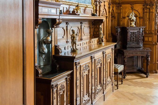 Day trip to Dracula's Castle, Peles Castle and Medieval Brasov - A 7:00 a.m. start you’ll either love or hate