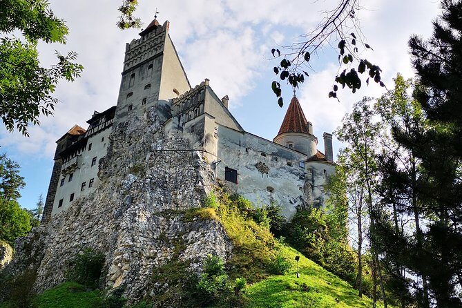 Dracula Private Tour - Calea Victoriei: a quick Bucharest starting point (10 minutes)