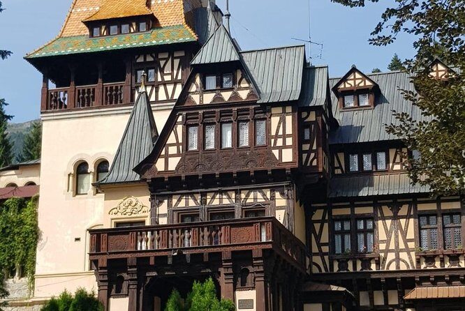 Dracula's Castle, Follow the legend in Transylvania, private tour from Bucharest - Your guide experience: why interaction changes the day