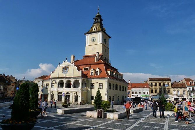 Dracula's Castle, Peles Castle and Brasov Day Trip from Bucharest - How the Group Size and Guide Style Affect Your Day