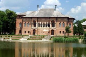 Dracula's Tomb and Mogosoaia Palace, Private Tour from Bucharest - Mogosoaia Palace: Brancovenesc Style and the Stories Buildings Hold