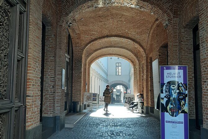 Explore Bucharest Step by Step With A Local Guide - Piața Constituției and the Palace of Parliament wall-to-wall scale