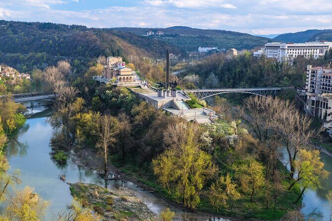 Explore Northern Bulgaria Day Trip from Bucharest - 8:00 am pickup and the private-vehicle rhythm (how the timing really feels)
