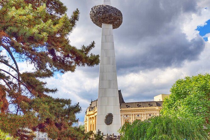 Footprints of Bucharest: History, Communism & Urban Tales - The Elegant Avenue Interlude: Monuments Marching in a Line