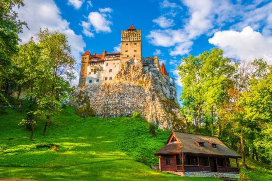 From Bucharest: Brasov Peles & Dracula's Castle Day Tour - From Bucharest to Transylvania in one packed day