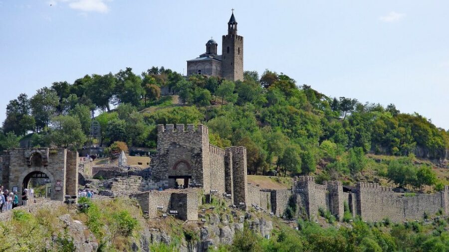 From Bucharest: Day Trip to Medieval Marvels of Bulgaria - The day-trip format: how this Bucharest to Bulgaria route actually feels