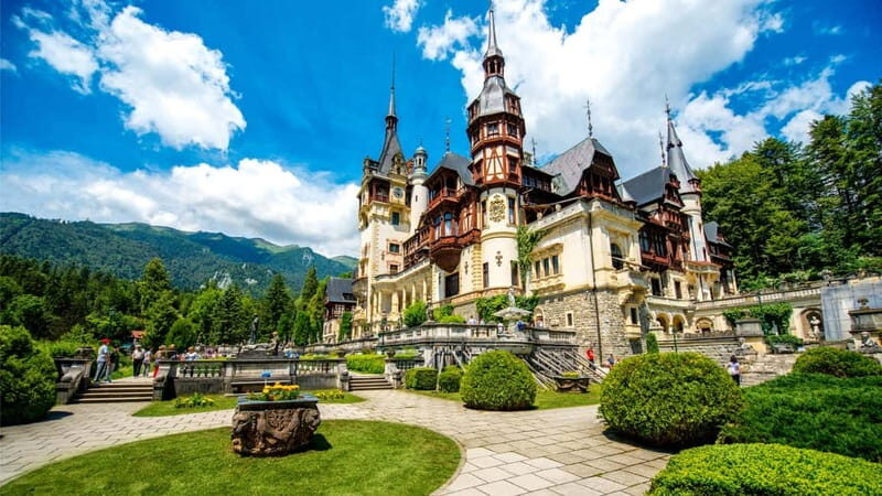 From Bucharest: Dracula's castle, Peles Castle and Brasov - A one-day Transylvania route that actually makes sense