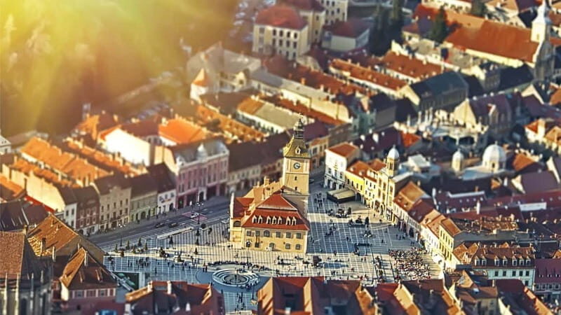 From Bucharest: Dracula's castle, Peles Castle and Brasov - Peleș Castle in Sinaia: royal elegance, with a real-world timing catch