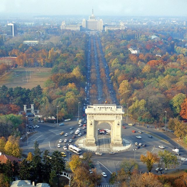 Full day Bucharest Sightseeing Tour - Free Press Square (Piata Presei Libere) and the Arch of Triumph (Arcul de Triumf)