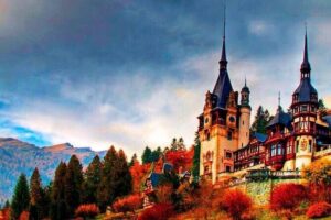 Full-Day Private Tour to Sinaia, Bran and Brasov from Bucharest - Bran Castle: medieval fortress, Dracula mythology, and that market stop