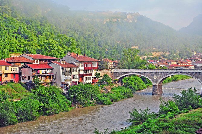 Full Day Trip to Bulgaria from Bucharest - Meeting Point and the Morning Drive Through Bucharest’s Landmarks