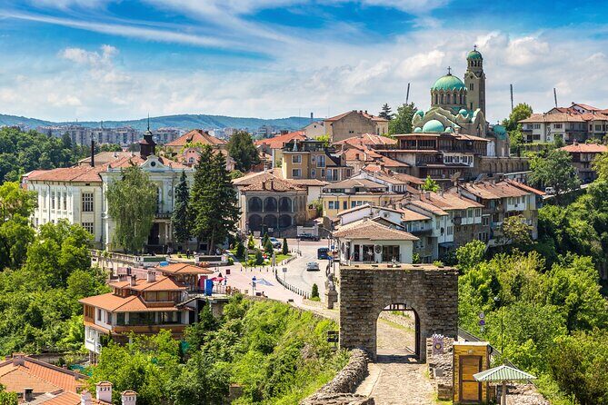 Full Day Trip to Bulgaria from Bucharest - Lunch in Veliko Tarnovo and Why It’s Part of the Experience