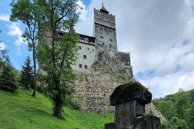 Legends & Stories from Transylvania -2 Castles & Brasov Old Town - Peles Castle: royal glamour, plus seasonal timing quirks