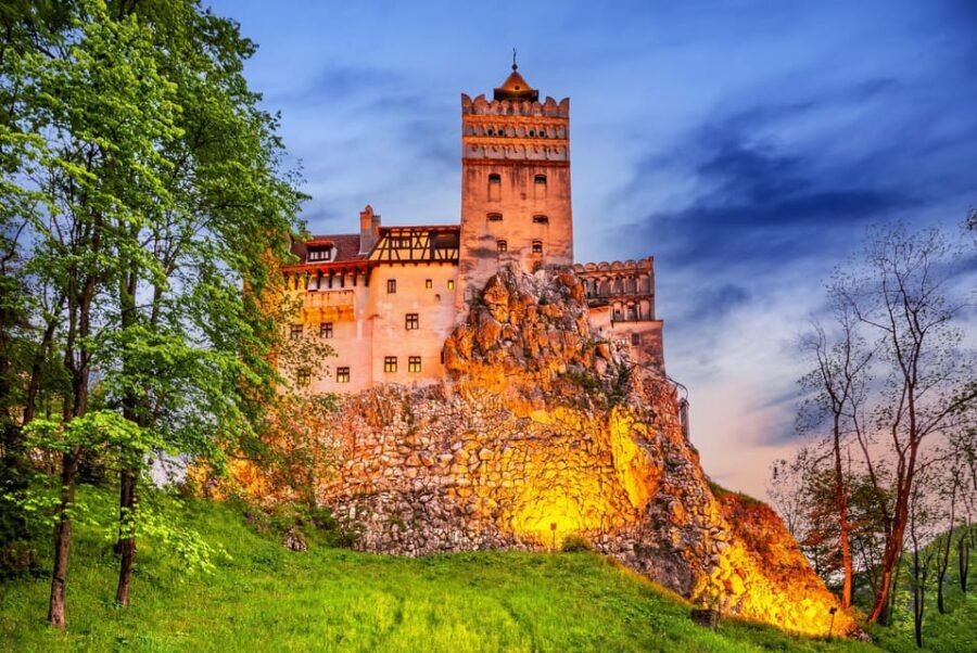 Minivan 8 Places : Dracula Castle, Peles, & Brasov Day Tour - Key things to know before you go
