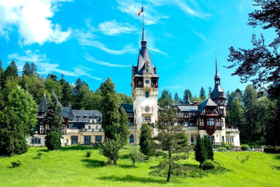 Minivan 8 Places : Dracula Castle, Peles, & Brasov Day Tour - Why this Bucharest day trip works with an 8-seat minivan