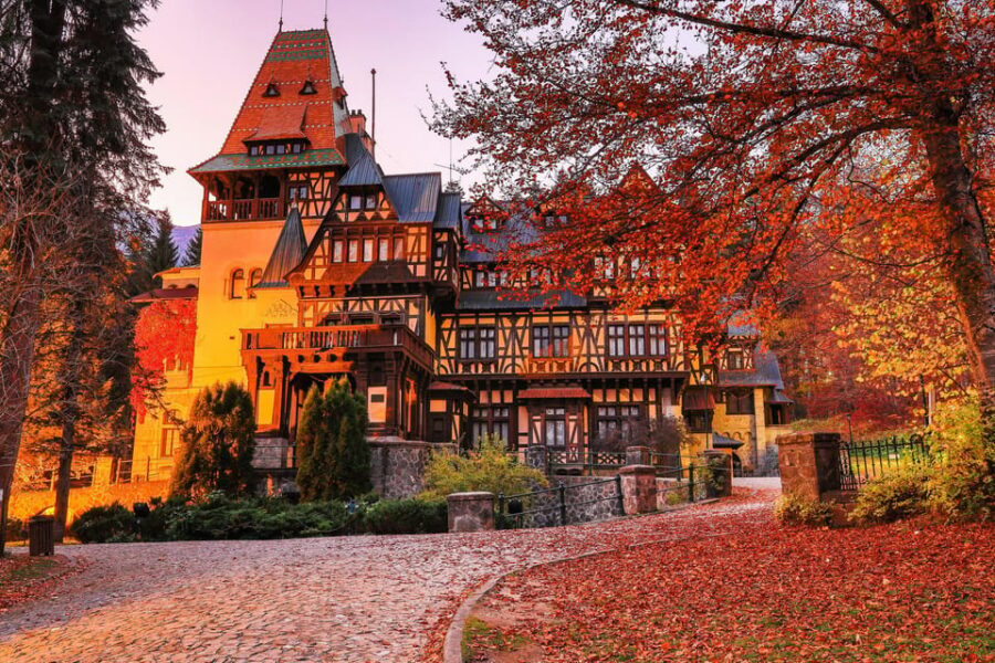 Minivan 8 Places : Dracula Castle, Peles, & Brasov Day Tour - Bran Castle and the Dracula legend: myth, stairs, and secrets