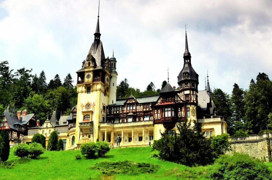 Minivan 8 Places : Dracula Castle, Peles, & Brasov Day Tour - Timing, long drives, and how the day likely feels