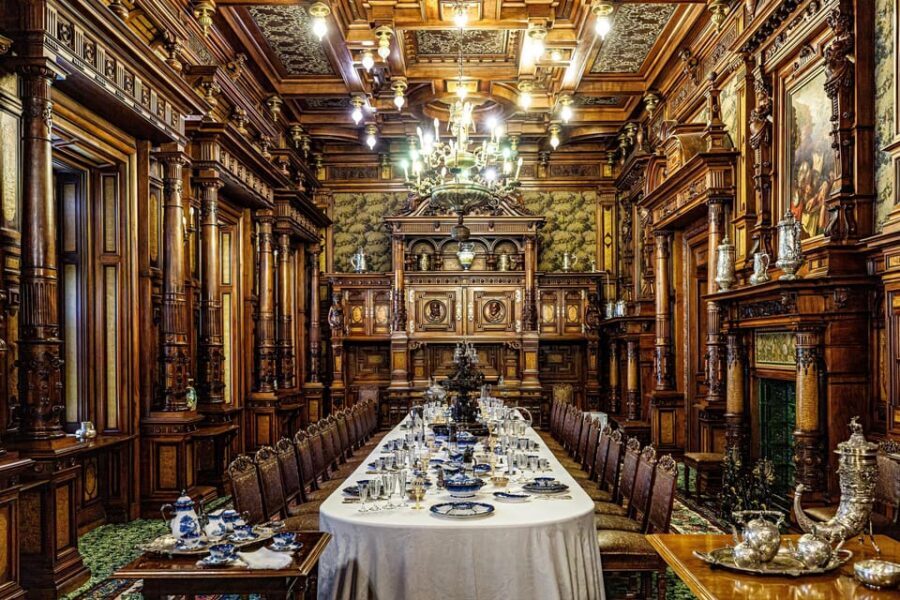 Minivan 8 Places : Dracula Castle, Peles, & Brasov Day Tour - Guides and the small-group advantage (including what names show up)