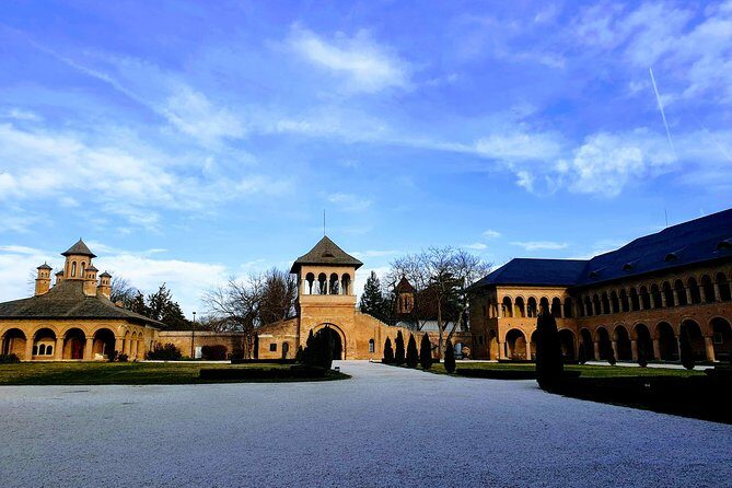 Mystical Monasteries, Dracula's Tomb and Mogosoaia Lake Palace - Private Tour - Snagov Monastery and Dracula’s Tomb: the legend you can almost touch