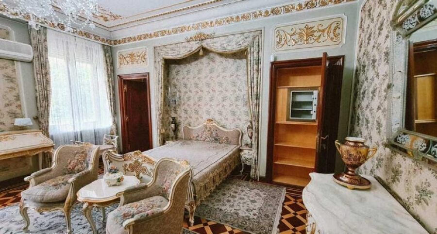 Palace of the Parliament, Village Museum & Ceaușescu Mansion - Timing, Language, and Small Logistics That Save Your Day