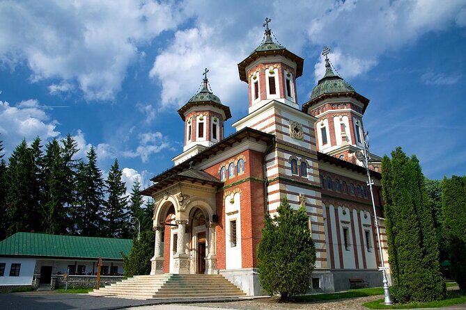 Peles & Cantacuzino Castles: Gourmet Wine & Cultural Day trip - Timing Tips: Weekdays Help, Traffic Happens, and Crowds Change the Feel