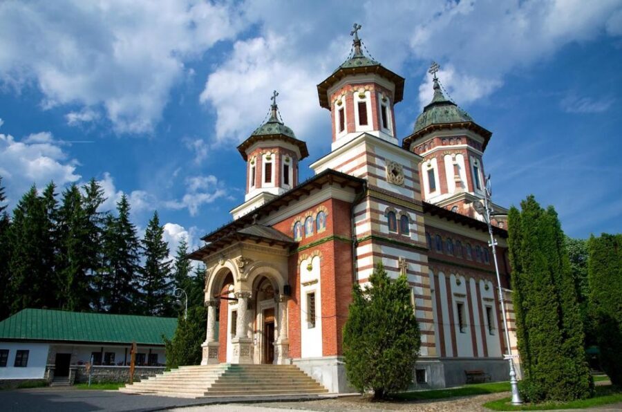 Peles & Cantacuzino Castles: Gourmet Wine & Cultural trip - Should You Book This Peleș and Cantacuzino Wine-and-Culture Trip?