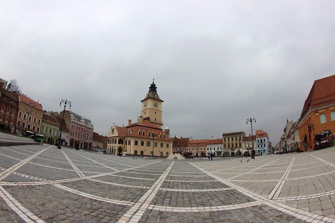 Peles Castle, Bran Castle and Brasov from Bucharest - The guide experience: clear storytelling and line-saving help