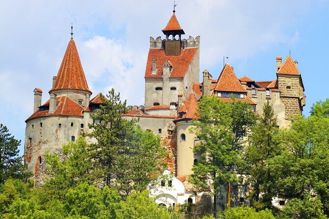 Peles Castle, Dracula Castle and Brasov old town - private tour from Bucharest - Brasov Historical Center: A Guided Old Town That Doesn’t Feel Like a Blur