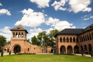 Private Half Day Trip to Snagov Monastery and Mogosoaia Palace from Bucharest - The Vlad-era prison structure you shouldn’t skip