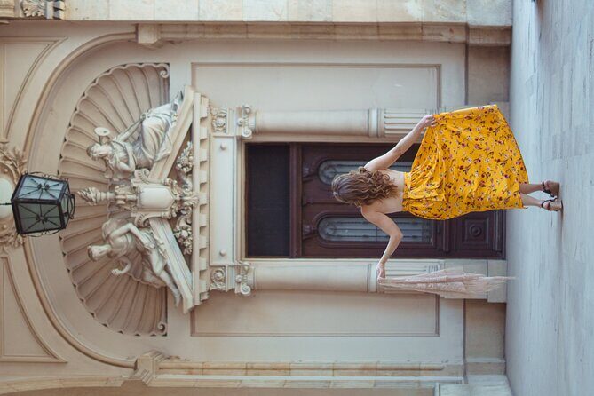 Private Photo-Shoot with Award-Winning Photographer - The posing help you’ll be glad you got