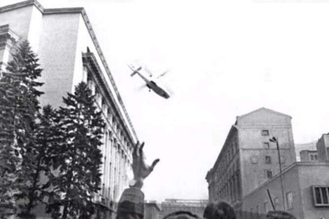Private Tour -The Last Day of Nicolae Ceaușescu in a Romanian Car - Following December 22, 1989 on the Road: How the Guide Makes It Coherent