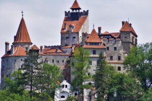 Private Tour: Transylvanian Castles and Brasov's Medieval Old Town - Bran Castle: The Dracula Stop with Real Hill Walking