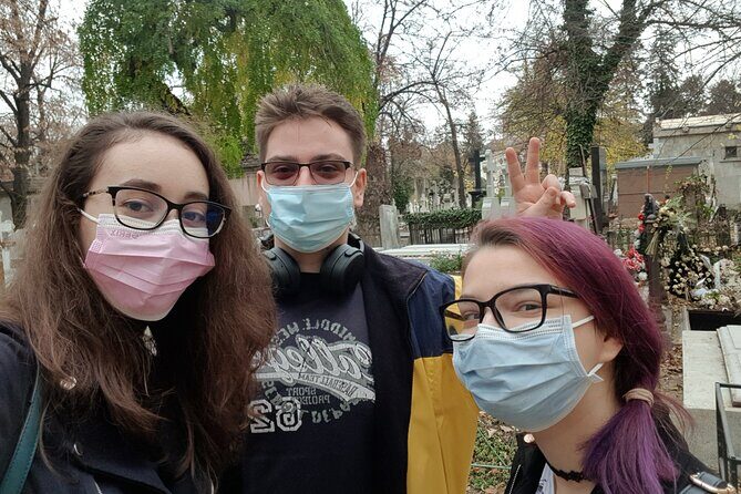 Quest Experience in Bellu Cemetery Bucharest - The Real-World Pace: 1.5 to 2 Hours on Foot