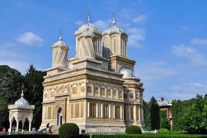 Searching for Dracula: Private Day Trip from Bucharest - Poienari Castle and the 1,480 steps: the heart of the Dracula climb