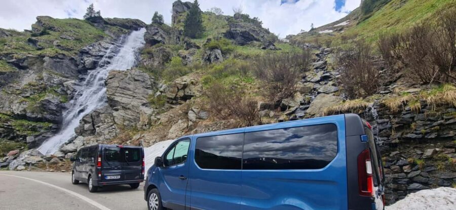 Small group Bears 'Safari' on Transfăgărășan -max 7 tourists - The full-day flow from pickup to return: how the timing feels