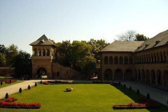 Small Group Tour to Mogosoaia Palace and Snagov Monastery - Mogosoaia Palace: Brancovenesc Architecture and Museum Time