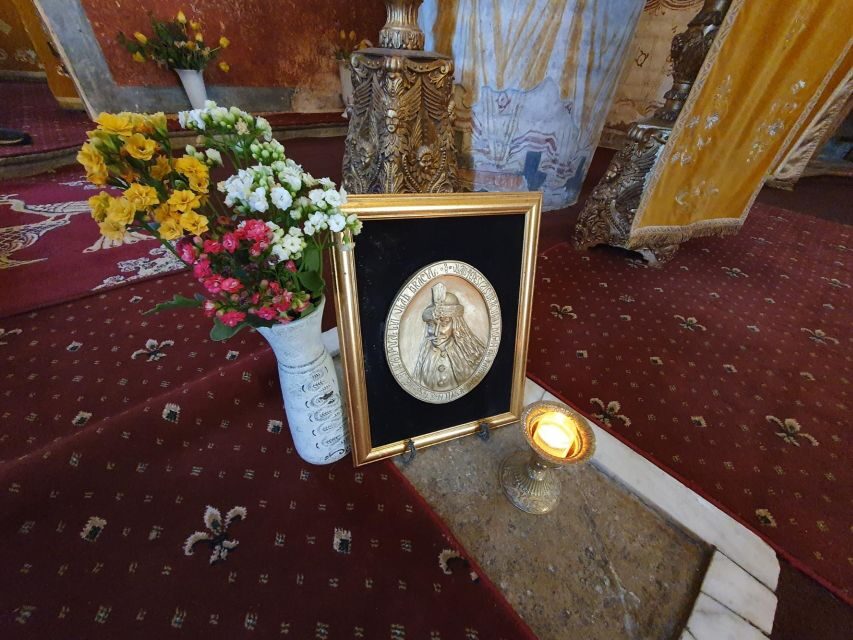 Snagov Monastery, Ceaușescu Mansion, & Village Museum - 6h - Bucharest in one day: history with two speeds