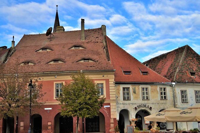 The essence of Saxon Transylvania - 3-day tour of its citadels - Brasov historical center: Black Church, fortifications, and Rope Street