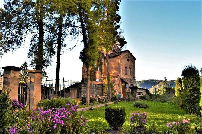 The essence of Saxon Transylvania - 3-day tour of its citadels - From Dracula’s Bran to royal Peles: two castles, two moods
