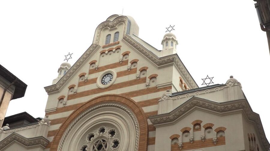 The Jewish heritage of Bucharest - half day walking tour - Starting at Starbucks and getting oriented fast